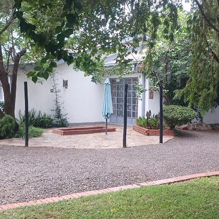 Driftwood Boutique Bed And Breakfast Lobatse Exterior foto